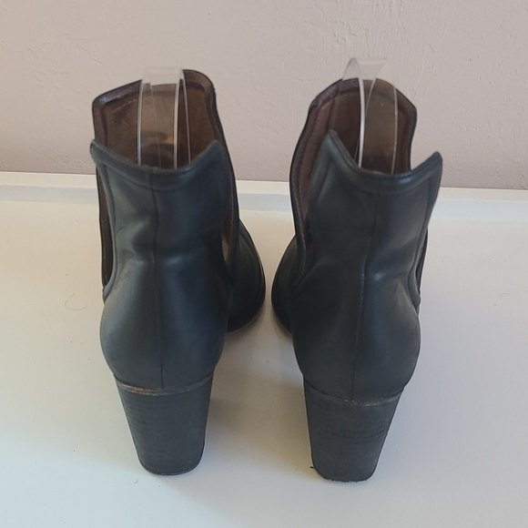 Wittner Black Leather Ankle boots with Side Slits Women's Size US 7.5 EU 38 - Picture 5 of 15